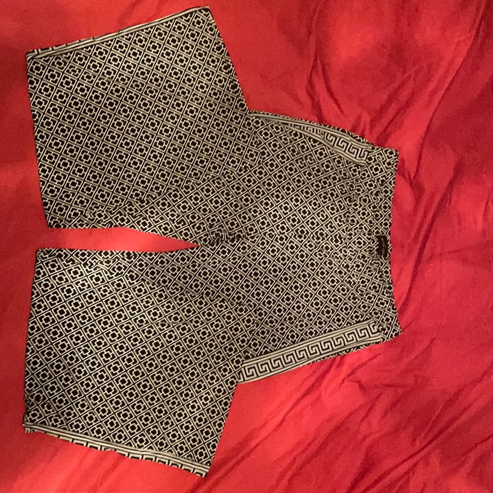 Wide leg black and white stretch pants